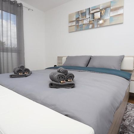 פורץ Apartman Perla Deluxe מראה חיצוני תמונה
