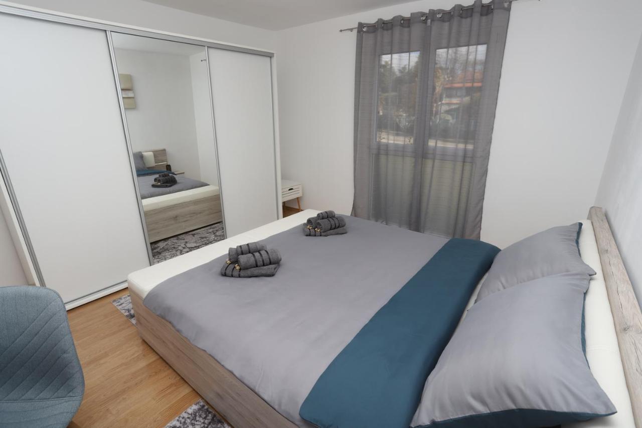 פורץ Apartman Perla Deluxe מראה חיצוני תמונה