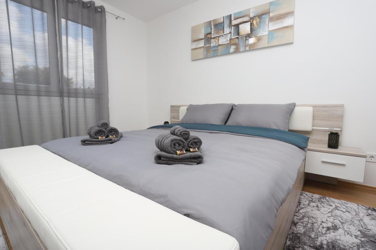 פורץ Apartman Perla Deluxe מראה חיצוני תמונה